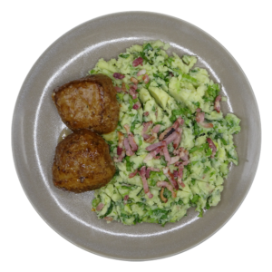 Andijvie stamppot met bal gehakt